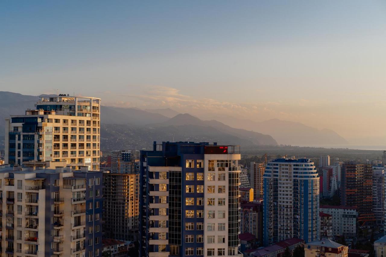 Apartamento Grand City Real Estate Batumi Exterior foto