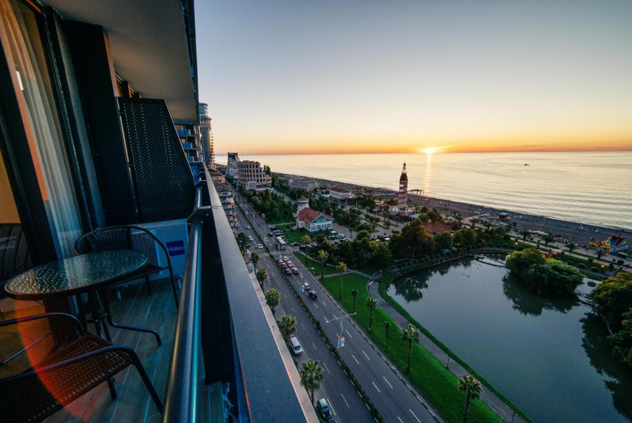 Apartamento Grand City Real Estate Batumi Exterior foto